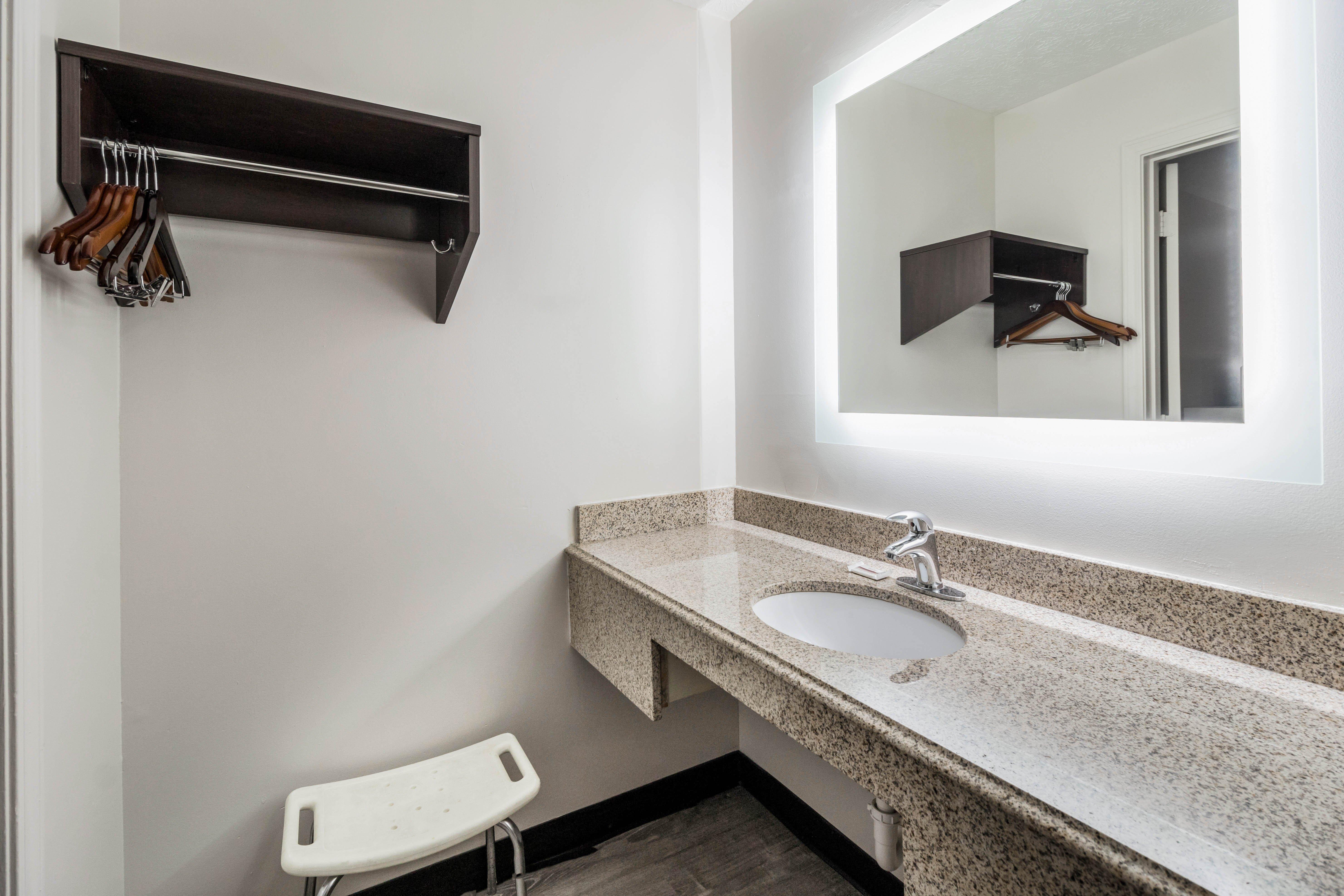Red Roof Inn Cadiz Ngoại thất bức ảnh